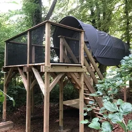 Le Canada-insolite Campsite *