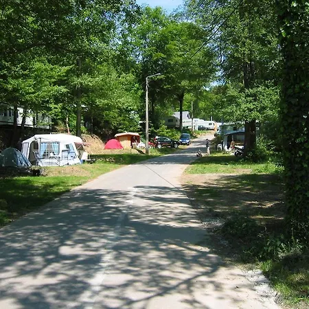 Le Canada-insolite Campingplatz Chiny